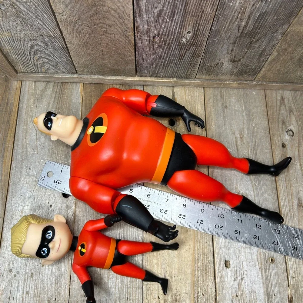 Disney Pixar Incredibles 2 Parr Family Action Figure Lot 5pc Mr Incredible Dash